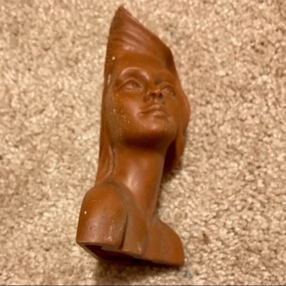 Price Drop. 2 Hawaiian Souvenir Figurines Poly Art Busts Vintage and Unique. - Picture 2 of 8